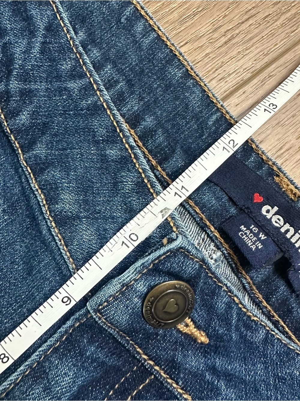 24/7 Women’s Embroidered Denim Jeans, Floral, Plus Size, Appliqué, Size 16W - Picture 12 of 13